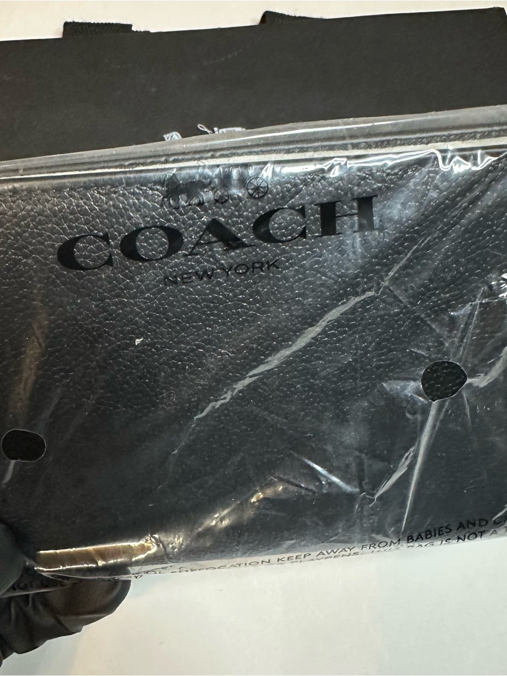 NWT Coach passport/card holder Black Pebbled Leather. - Picture 9 of 9